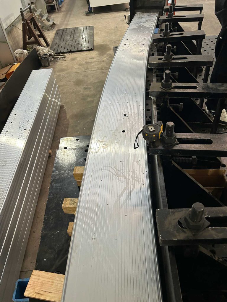 Bending aluminum tent profile